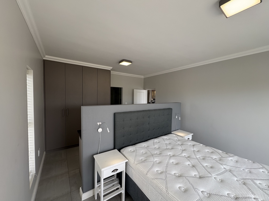 To Let 4 Bedroom Property for Rent in Yzerfontein Western Cape
